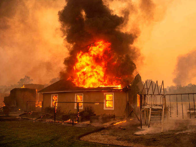 Shocking pictures of massive California wildfire, thousands evacuated