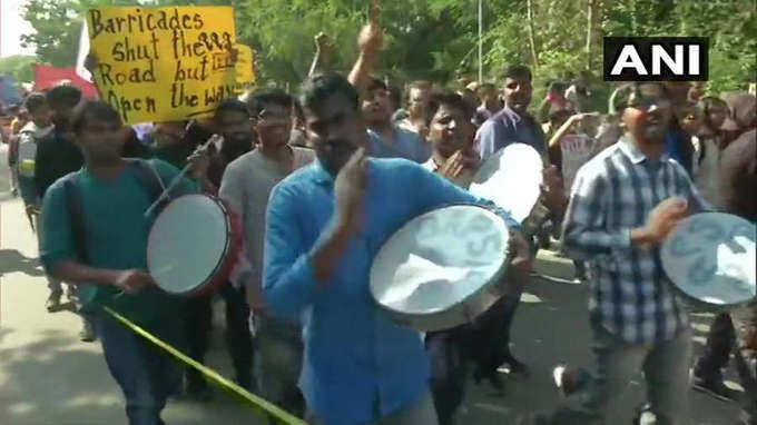 JNU students continue protest over fee hike