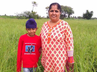 દીકરાને ખેડૂત બનાવવા માટે માએ છોડી 90,000 રૂપિયાના પગારની સરકારી નોકરી 
