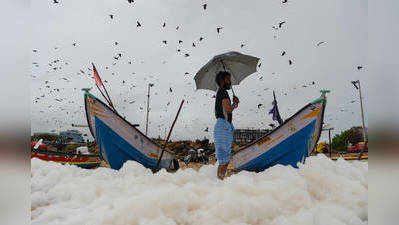 Chennai: Famous tourist destination Marina Beach spits out toxic foam 