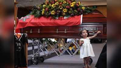 ઑસ્ટ્રેલિયા આગ : ફાયર ફાઈટર પિતાએ ગુમાવ્યો જીવ, દોઢ વર્ષની પુત્રીએ આ રીતે કહ્યું Good Bye