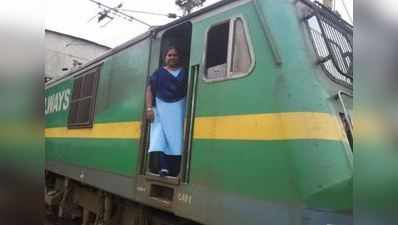 મુંબઈઃ મધ્ય રેલવેની પહેલી AC લોકલ ટ્રેન ચલાવશે આ 45 વર્ષની મહિલા પાયલોટ