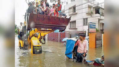 बाढ़ में पटना को डुबोने वाले 27 अफसरों पर ऐक्शन, 14 इंजिनियर निलंबित