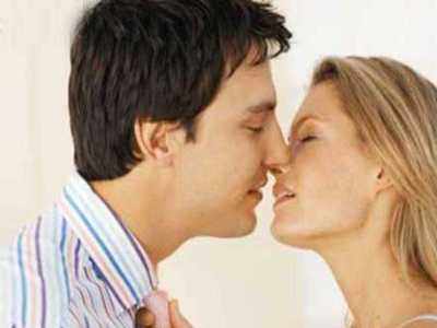 Happy Kiss Day : ముద్దు పెట్టుకుంటే ఈ సమస్యలన్నీ దూరమవుతాయట..