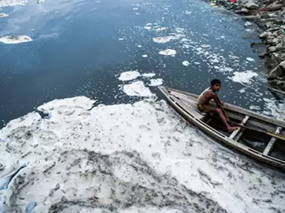 नाव से यमुना पार कर स्कूल पहुंचते हैं बच्चे, NHRC ने दिल्ली सरकार को भेजा नोटिस