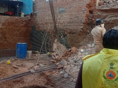 दिल्ली: चितरंजन पार्क में ढही इमारत, एक व्यक्ति की मौत,3 घायल
