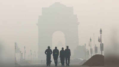 दिल्ली-एनसीआर में प्रदूषण की वजह से कोई भी सेफ नहीं: सुप्रीम कोर्ट