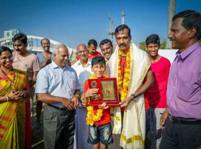 ആലുവാക്കാരനായ ഈ ഏഴാം ക്ലാസുകാരന്‍, നാടിന് അഭിമാനം