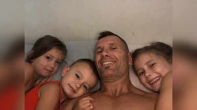 पूर्व रग्बी प्लेयर रोवन बैक्स्टर ने अपने 3 बच्चों और पत्नी को कार में जलाया, बाद में की आत्महत्या
