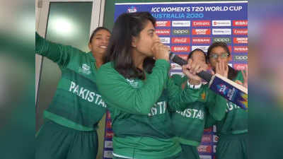 फैन्स को नागवार गुजरा पाकिस्तानी महिला टीम का डांस, किसी ने कहा चुड़ैल तो किसी ने चीयरलीडर