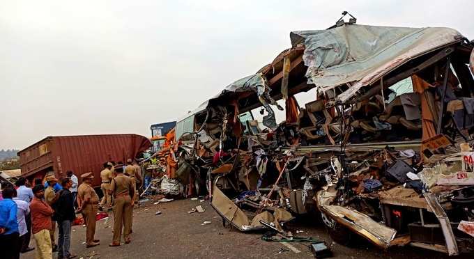 KSRTC അപകടത്തിൽ തകർന്നു