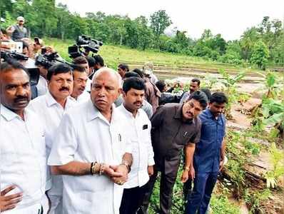 ಮರುಗಿದರೂ ಸಿಗದ ನೆರವು, ಜಮೀನು ಕಳೆದುಕೊಂಡವರ ಬದುಕೀಗ ಅತಂತ್ರ