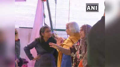 प्रदर्शनकारियों से बातचीत के लिए चौथी बार शाहीन बाग पहुंचींं साधना रामचंद्रन