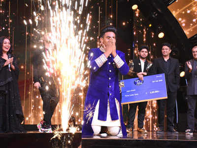 Indian Idol 11 winner: सनी हिन्दुस्तानी ने जीत लिया खिताब, 25 लाख रुपये के साथ शानदार चमचमाती कार