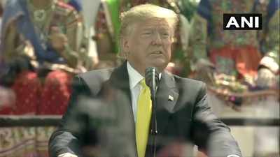 Namaste Trump: భయంగొల్పే ఆయుధాలను భారత్‌కిస్తాం.. రక్షణ ఒప్పందం ఉందన్న ట్రంప్