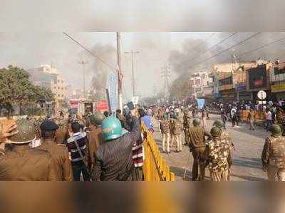 സിഎഎ സമരത്തിൽ കല്ലേറും വെടിവെപ്പും; മൂന്ന് മരണം - അക്രമികൾ വീടുകൾക്ക് തീയിട്ടു