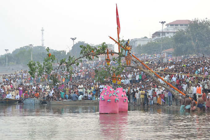 ​​ಕಾರ್ತಿಕ ಮಾಸದಲ್ಲಿ ಕಿಕ್ಕಿರಿದ ಜನಸಂದಣಿ