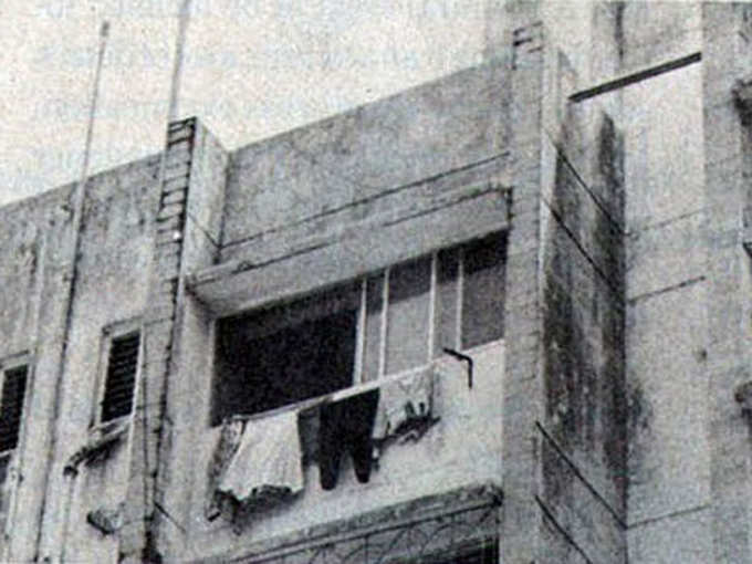 तुलसी अपार्टमेंट और 5वीं मंजिल की ख‍िड़की