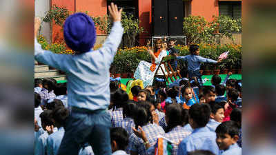 दिल्ली के स्कूल में नन्हे सरदार ने किया गजब का डांस, मेलानिया ट्रंप ने पास जाकर मिलाया हाथ