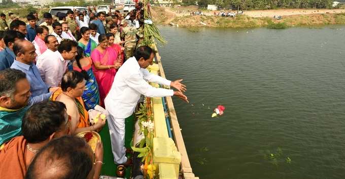 వివిధ వృత్తుల వారికి ఆయా రంగాల్లో ఉపాధి