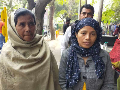 दिल्ली हिंसाः हिंदू भाइयों ने हमें 2 दिन घर में रखा, मस्जिद तक लाइन बनाकर सुरक्षित पहुंचाया