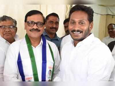 YSRCP: మా పార్టీలో పెయిడ్ ఆర్టిస్ట్‌లు.. వైసీపీ ఎమ్మెల్సీ సంచలన వ్యాఖ్యలు