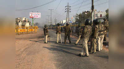 दिल्ली हिंसा: नाले से निकले तीन और शव, मृतकों की संख्या 45 हुई