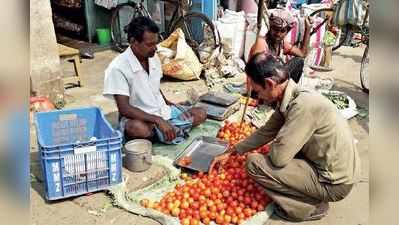 জলের দর, ১০ টাকায় মিলছে দু’কেজি টমেটো