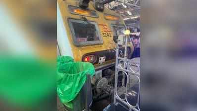 मुंबई: CSMT स्थानकात लोकल बफरला धडकली