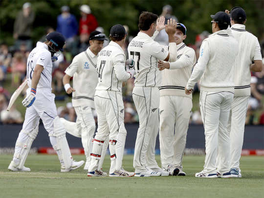 IND vs NZ: विराट कोहली की कप्तानी में पहली बार टेस्ट वाइटवॉश, हार में बने ये आंकड़े