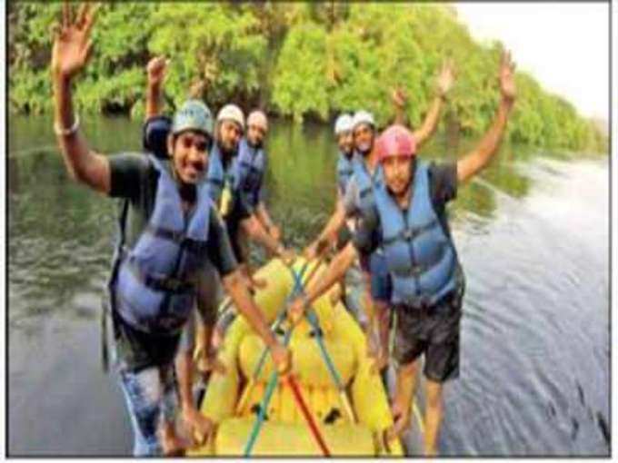 റിവര്‍ റാഫ്റ്റിംഗ്