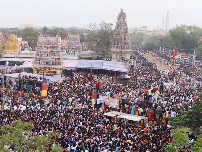 ಬಳ್ಳಾರಿ: ಕನಕ ದುರ್ಗಮ್ಮ ಸಿಡಿ ಬಂಡಿ ಉತ್ಸವದಲ್ಲಿ ಭಕ್ತ ಸಾಗರ