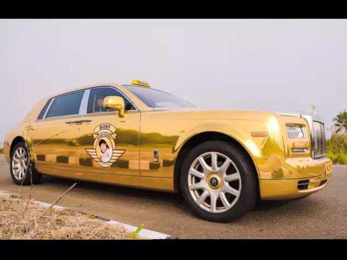 Gold Rolls Royce Phantom7