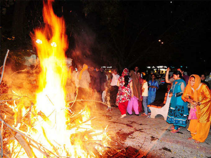 ​२०० वर्षांपासून होळीवर बंदी