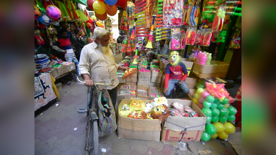 कोरोना: चीनी सामान बेचने वाले दुकानदारों को नहीं मिल रहे ग्राहक, दिल्ली हिंसा से पड़ी दोहरी मार