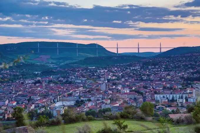 ​మిల్లౌ వయాడక్ట్ (Millau Viaduct)