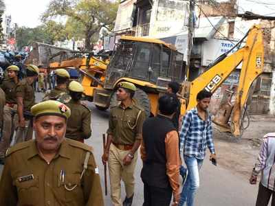 कोरोना इफेक्ट: प्रयागराज में तीन नॉनवेज ढाबों पर नगर निगम ने चलाया बुलडोजर