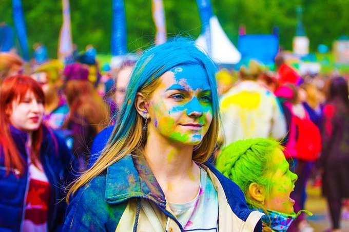 the-festival-of-colors-2381121_640