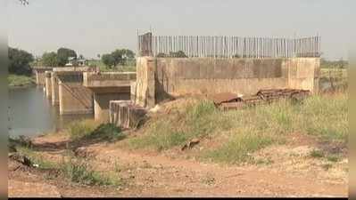 ದಶಕ ಕಳೆದರೂ ಮುಗಿಯದ ಸೇತುವೆ ಕಾಮಗಾರಿ