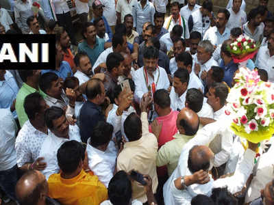 कर्नाटक के संकटमोचक डीके शिवकुमार लगाएंगे कमलनाथ की नैया पार?