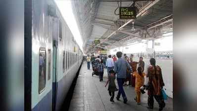 कोरोना वायरस: गुजरात के रेलवे स्टेशनों पर प्लैटफॉर्म टिकट हुआ 50 रुपये