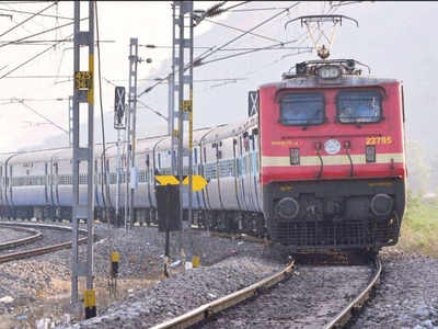 कोरोना वायरस का खौफ, रेलवे ने रद्द की 85 ट्रेनें