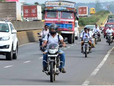 करोनाच्या भीतीने मुंबई ते वाराणसी दुचाकीने प्रवास; थेट रुग्णालयात भरती