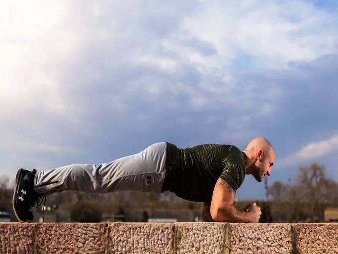 ​फ्रंट प्लांक (Front Plank)