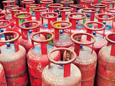 लॉकडाउन के बीच 200% ज्यादा LPG की बुकिंग, घबरा गए हैं लोग?