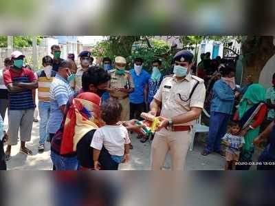 పేదల ఆకలి తీర్చడానికి కదిలిన సిరిసిల్ల ఎస్పీ.. రాహుల్ హెగ్డే గొప్ప మానవత్వం