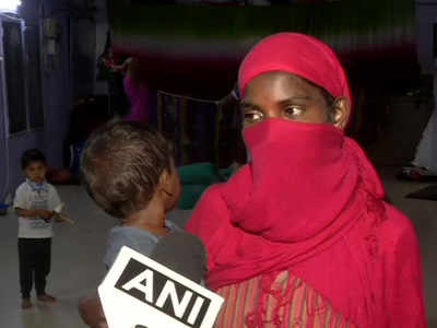 दिल्ली में लॉकडाउन, कोरोना LIVE: रैन बसेरे का खाना पर्याप्त नहीं, बच्चों को नहीं मिलता दूध