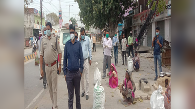 गरीबों और वंचितों के लिए वरदान बनकर आया बस्ती प्रशासन, खोला गया खाद्यान्न बैंक