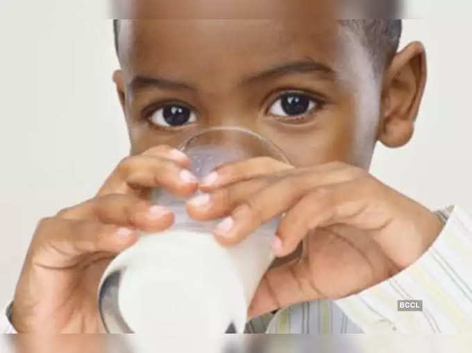 Kid drinking milk