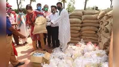 করোনা: ওসির উদ্যোগে বাংলাদেশের যৌনপল্লীর বাসিন্দাদের চালবণ্টন